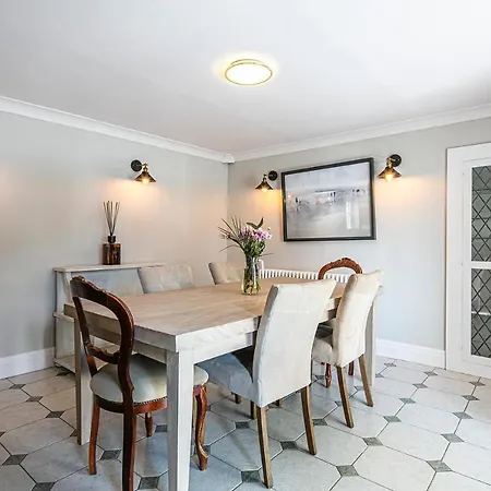The Belle - A Lovingly Converted Grade II Listed Home From Home In Bakewell Exterior photo