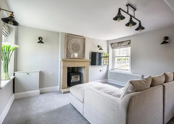 The Belle - A Lovingly Converted Grade II Listed Home From Home In Bakewell